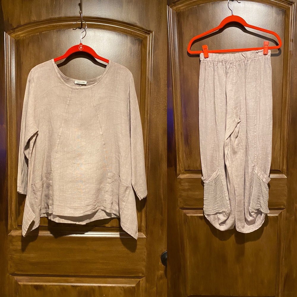 NWOT Taupe Linen 2pc top & cropped pants.